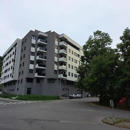 Luan Apartmán